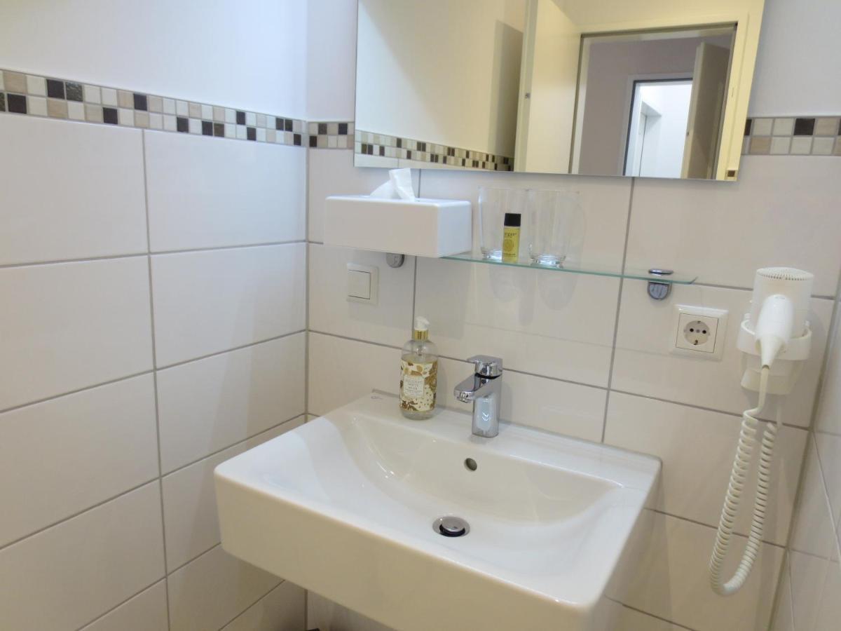 List Five - Your British Guesthouse Stuttgart Exteriör bild