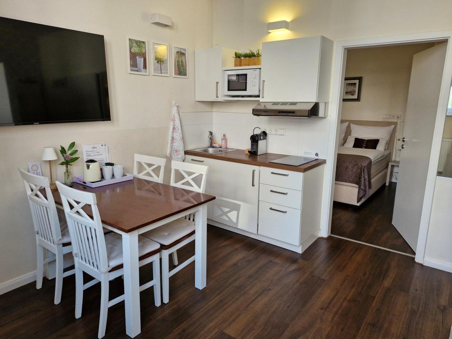 List Five - Your British Guesthouse Stuttgart Exteriör bild